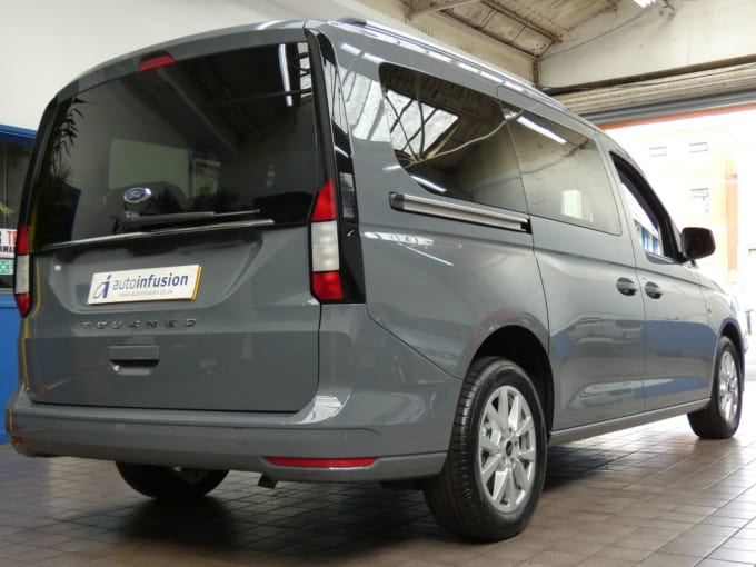2025 Ford Grand Tourneo Connect