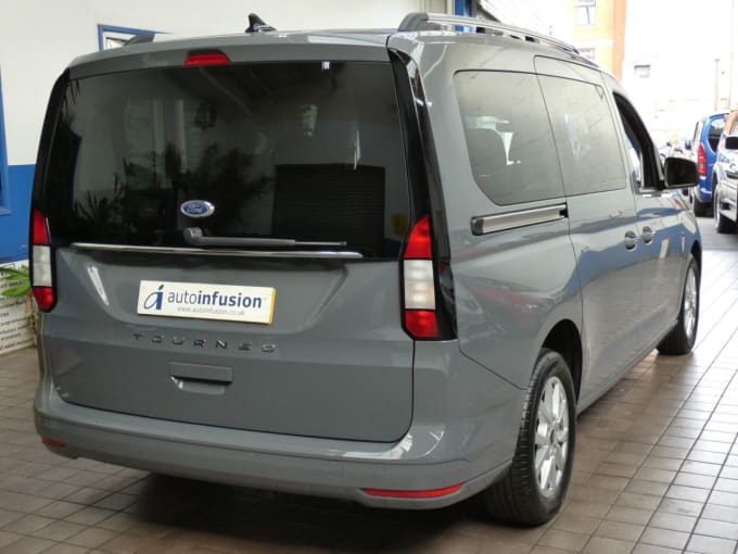 2025 Ford Grand Tourneo Connect