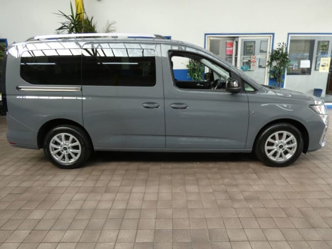 2025 Ford Grand Tourneo Connect