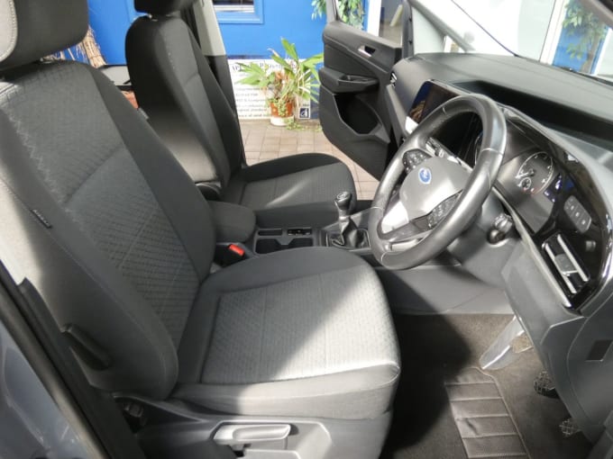 2025 Ford Grand Tourneo Connect