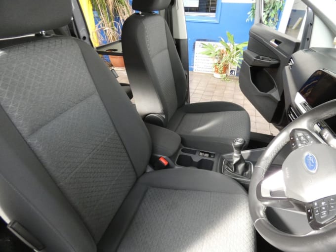 2025 Ford Grand Tourneo Connect