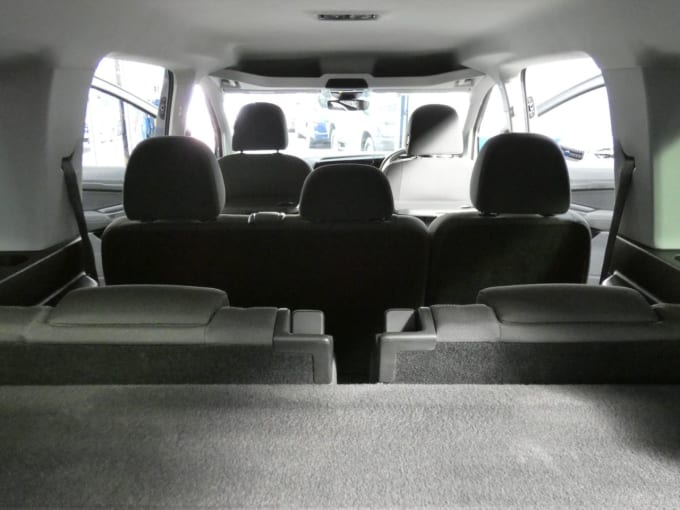 2025 Ford Grand Tourneo Connect