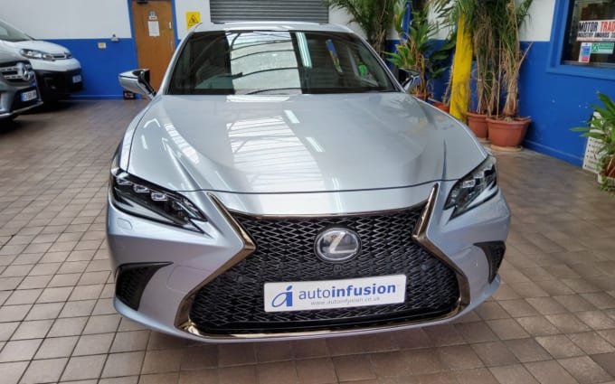 2025 Lexus Es