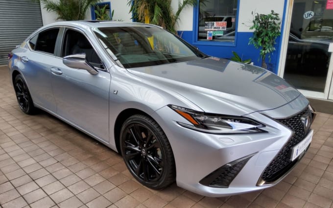 2025 Lexus Es