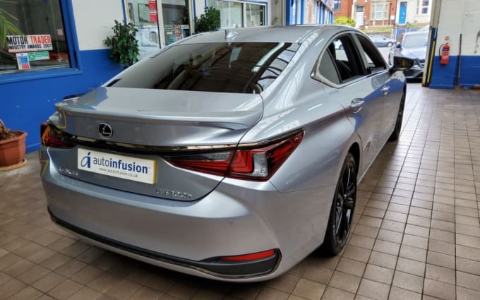 2025 Lexus Es
