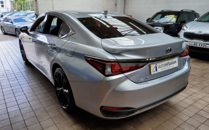 2025 Lexus Es
