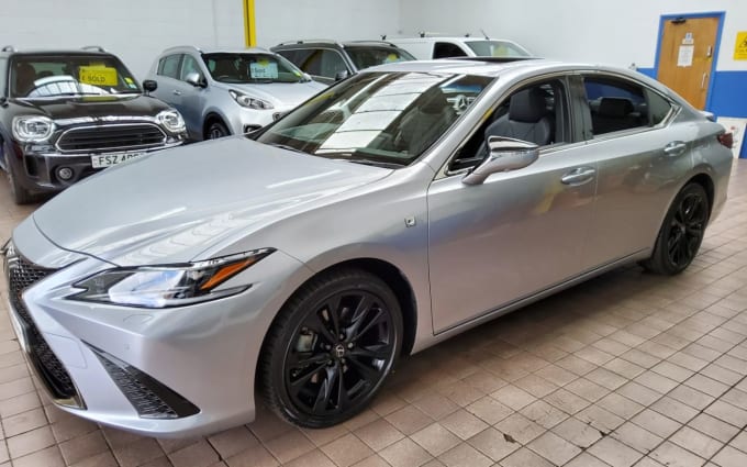 2025 Lexus Es