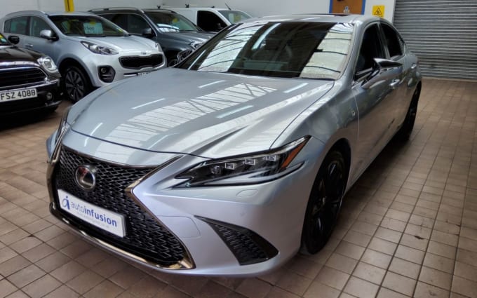 2025 Lexus Es