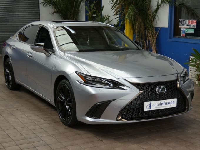 2025 Lexus Es