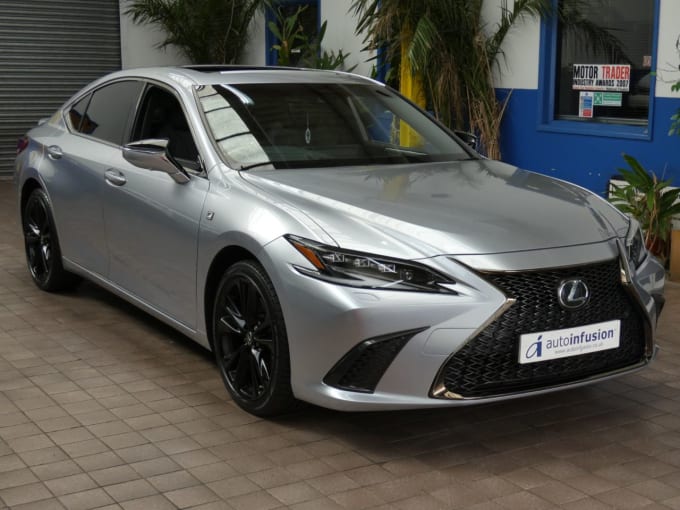 2025 Lexus Es