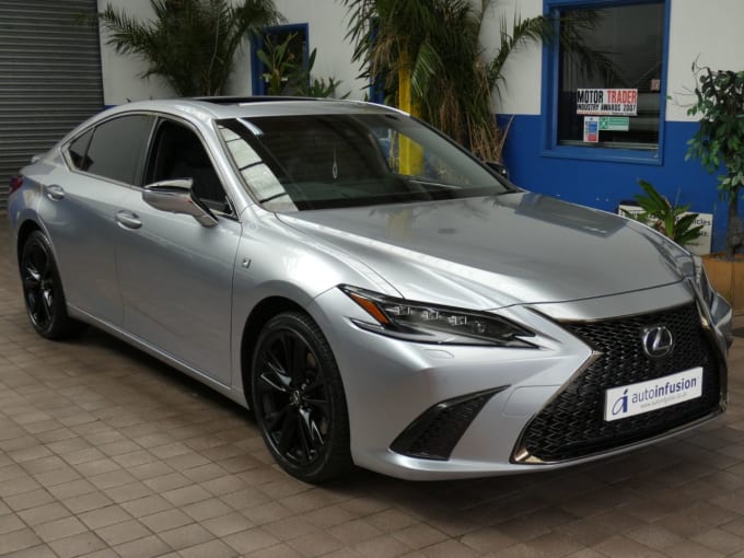 2025 Lexus Es