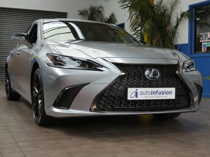2025 Lexus Es