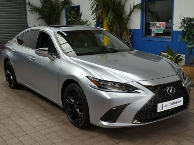 2025 Lexus Es
