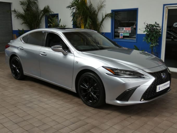 2025 Lexus Es