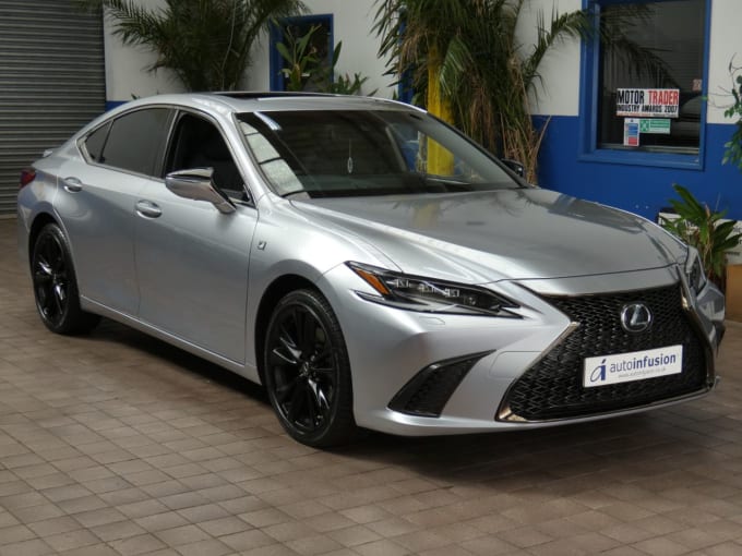 2025 Lexus Es