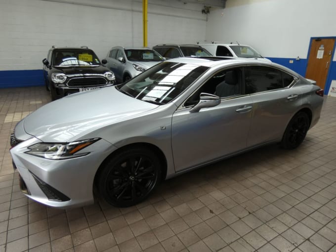 2025 Lexus Es