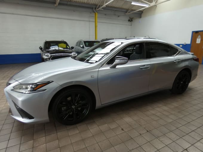 2025 Lexus Es
