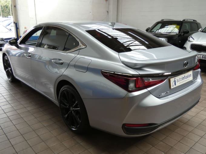 2025 Lexus Es