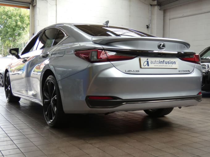 2025 Lexus Es