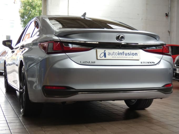 2025 Lexus Es