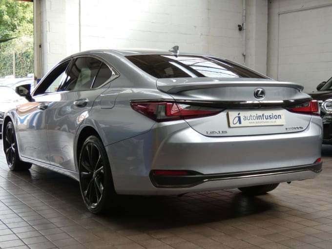 2025 Lexus Es