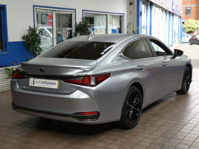 2025 Lexus Es