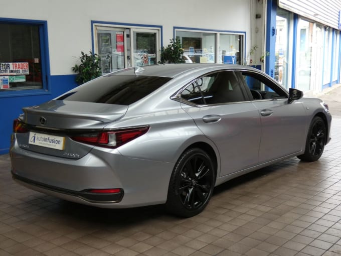 2025 Lexus Es