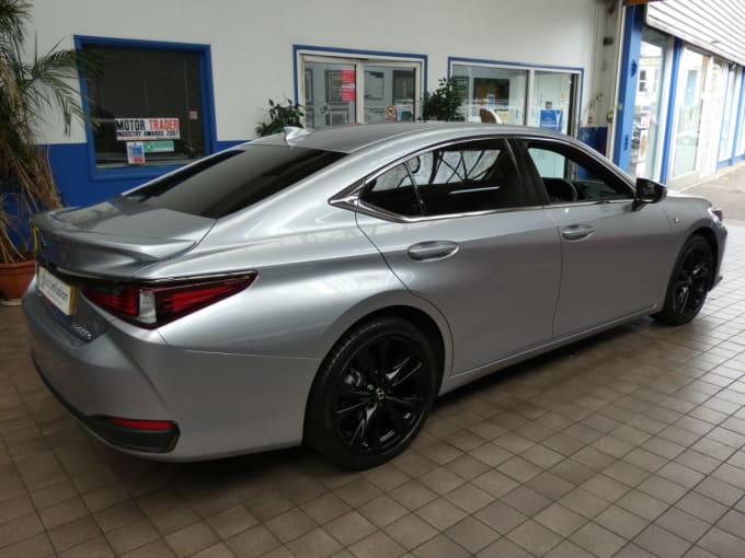 2025 Lexus Es