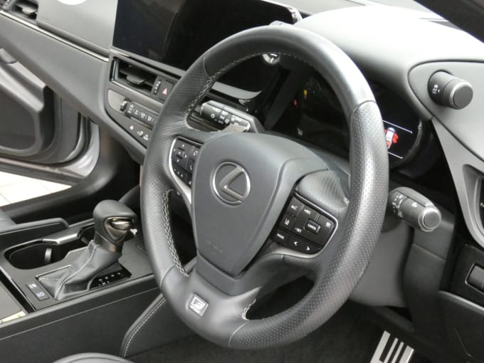 2025 Lexus Es
