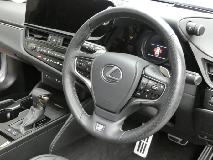 2025 Lexus Es