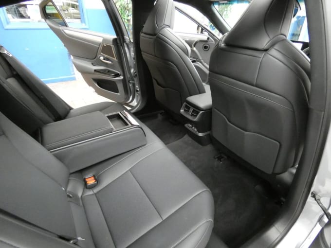 2025 Lexus Es