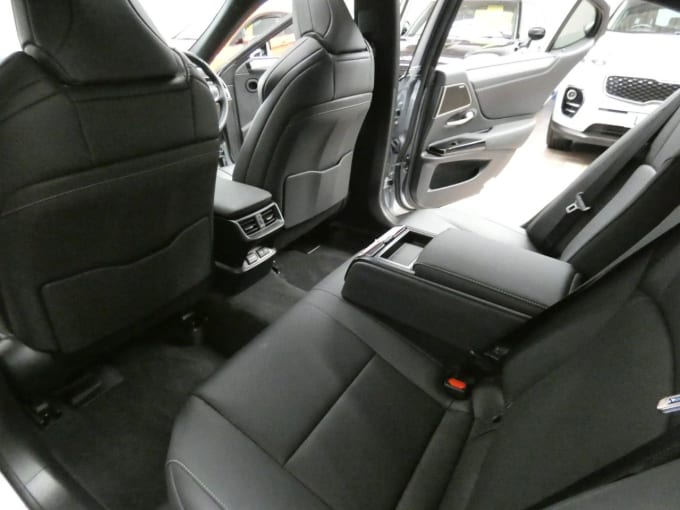 2025 Lexus Es