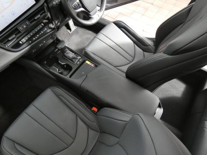 2025 Lexus Es
