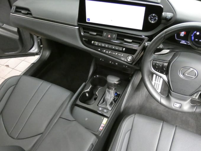 2025 Lexus Es