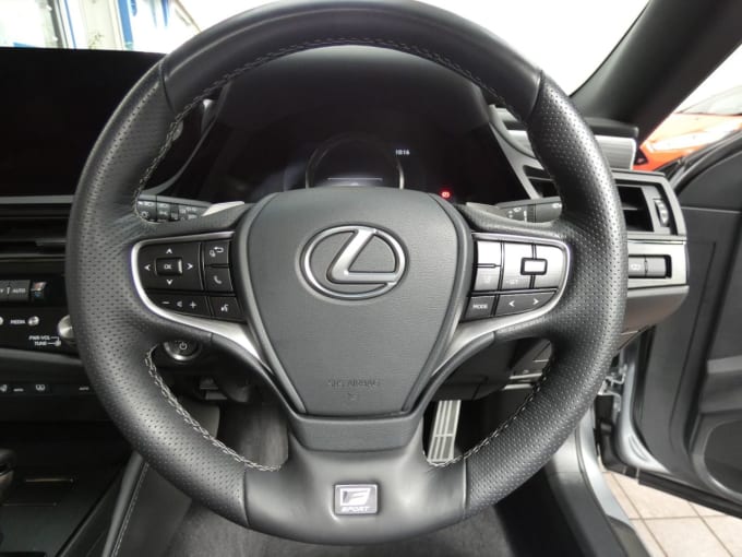 2025 Lexus Es