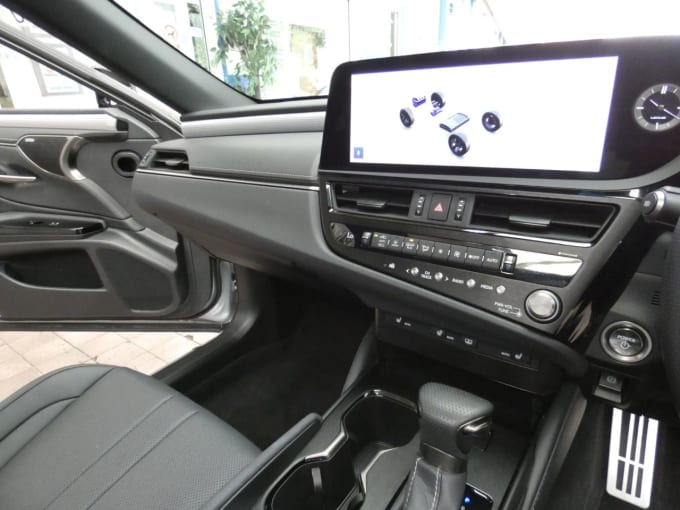 2025 Lexus Es