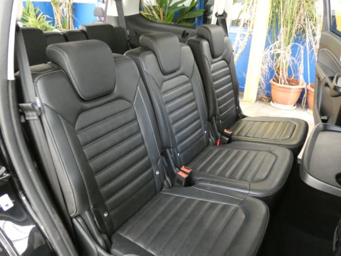 2025 Ford Galaxy