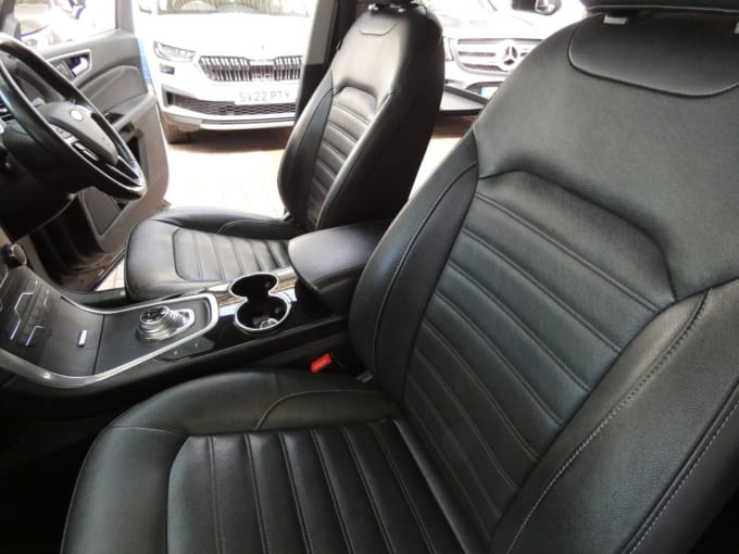 2025 Ford Galaxy