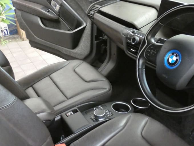 2025 BMW I3