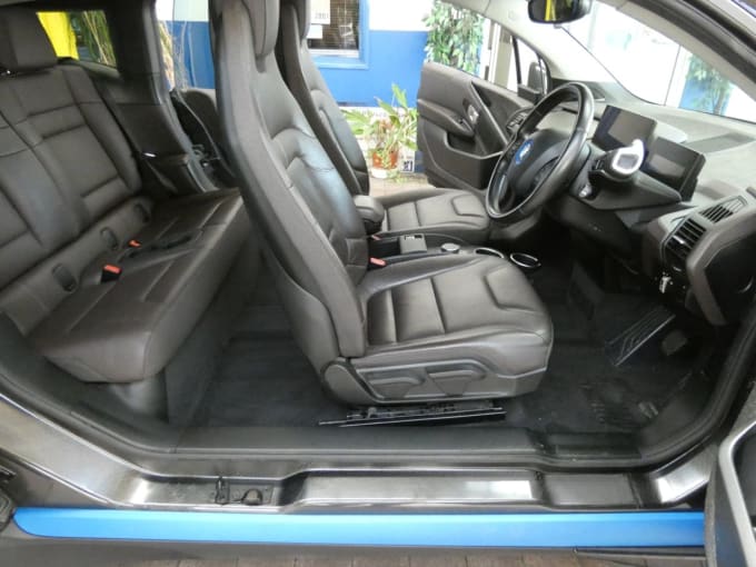 2025 BMW I3