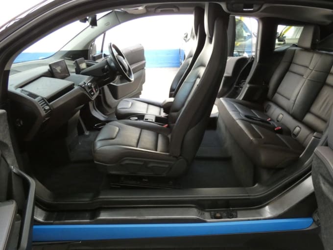 2025 BMW I3