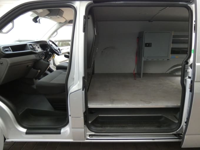 2025 Volkswagen Transporter