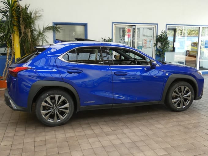 2025 Lexus Ux