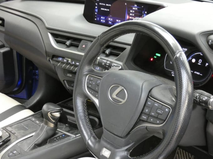 2025 Lexus Ux