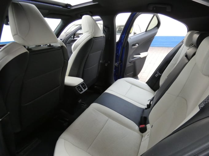2025 Lexus Ux