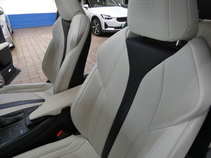 2025 Lexus Ux