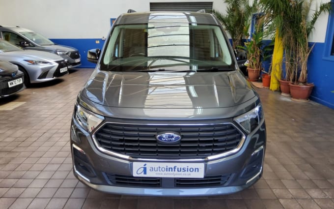 2025 Ford Grand Tourneo Connect