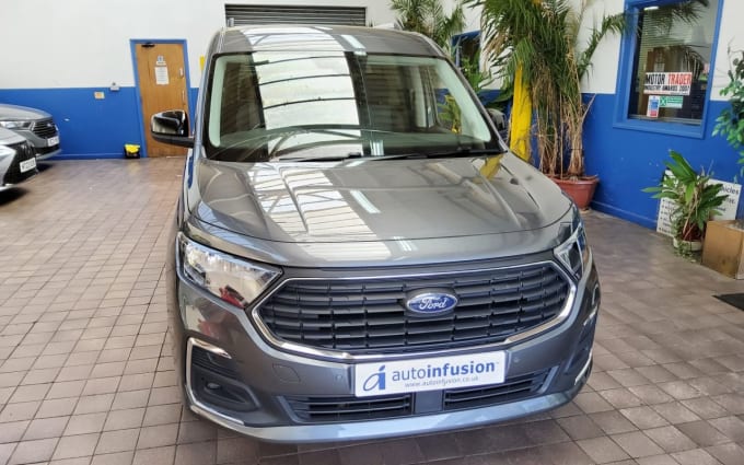 2025 Ford Grand Tourneo Connect