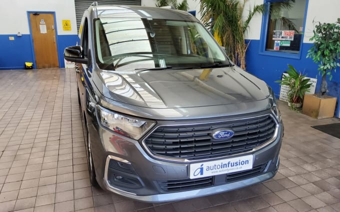 2025 Ford Grand Tourneo Connect
