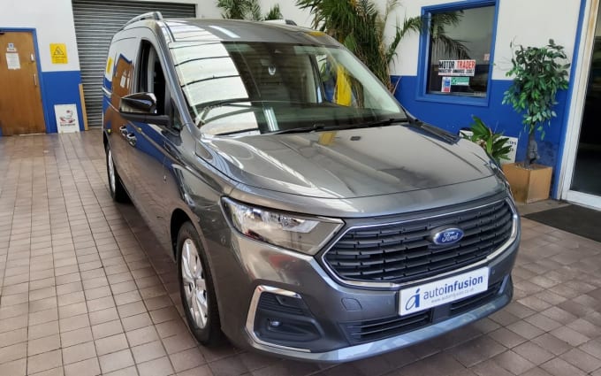 2025 Ford Grand Tourneo Connect